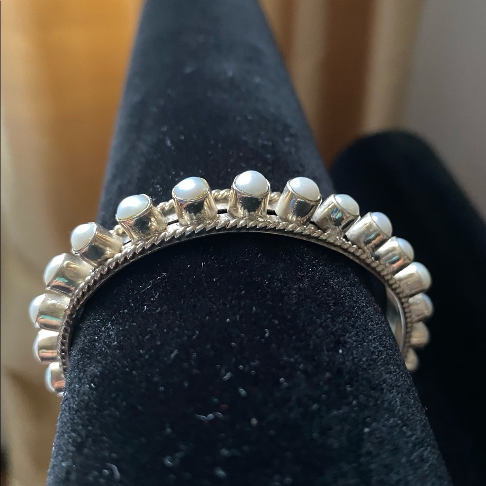 Silver and pearl bracelet